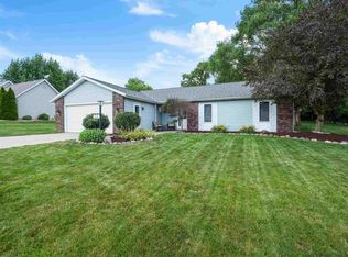 214 Hillside Ave, Roanoke, IN