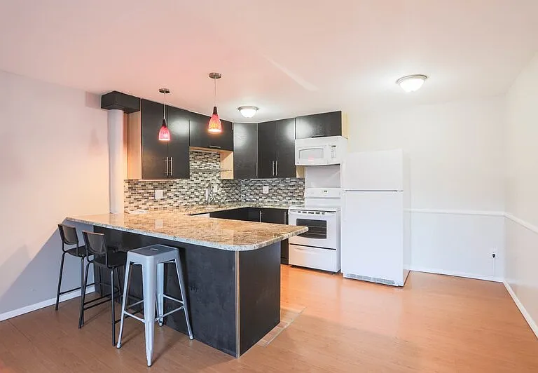 1243 N Gaylord St #204 — Photo 2