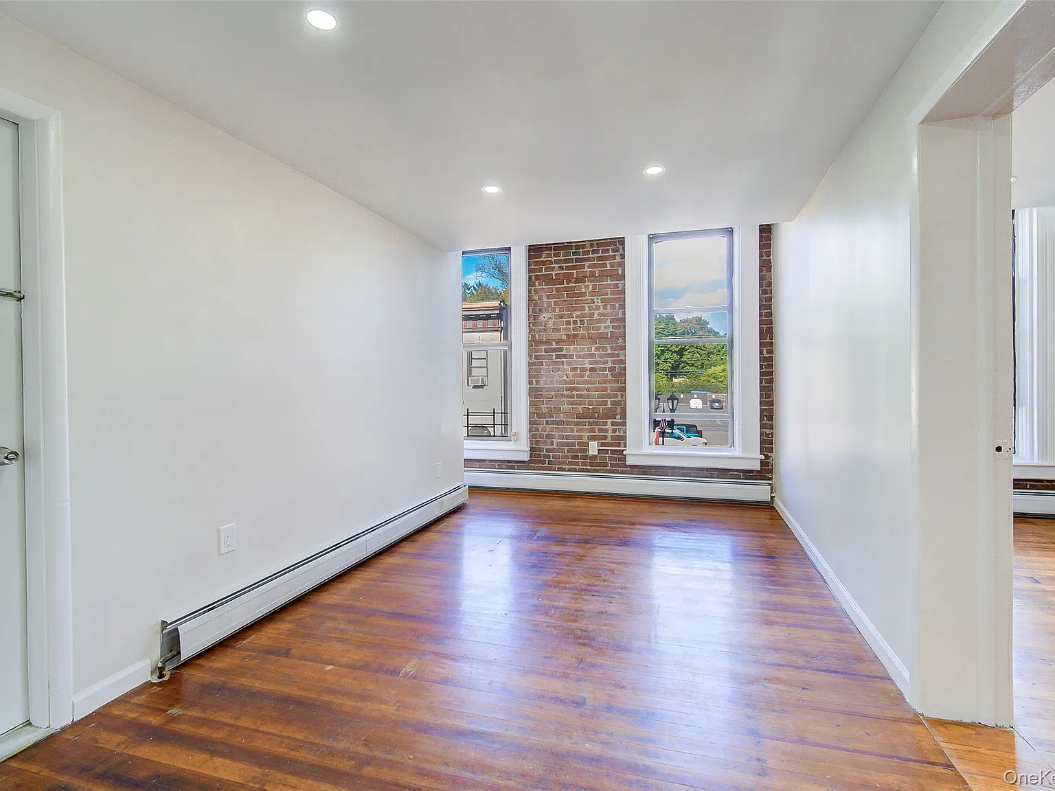 2 bed, 1.0 bath, 800 sqft, $2,100 — Photo 3