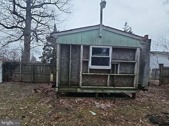 4th image of 404 Rosewood Ave