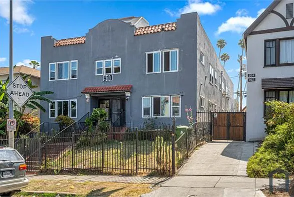 910 S Mariposa Ave #17 — Photo 13