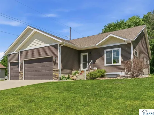 300 Tanager Rd, Mankato, MN 56001