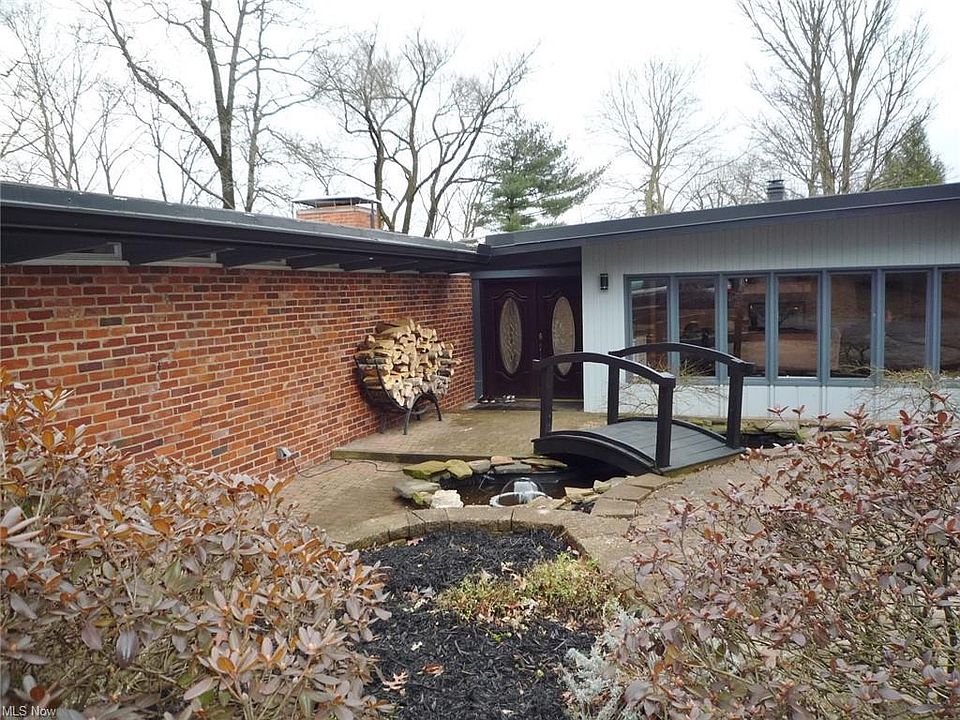 1st image of 113 Hillcrest Dr