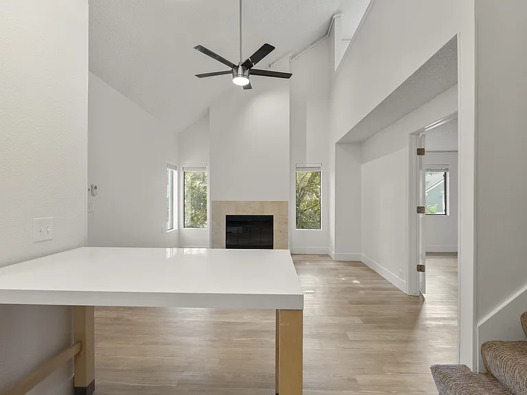 AVIA Lofts on Parkway — Photo 107