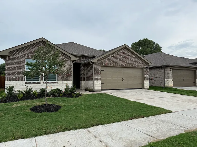 845 Wild Rose Way — Photo 1