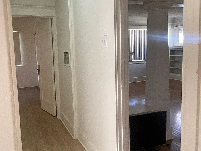 208 S Spruce St — Photo 15