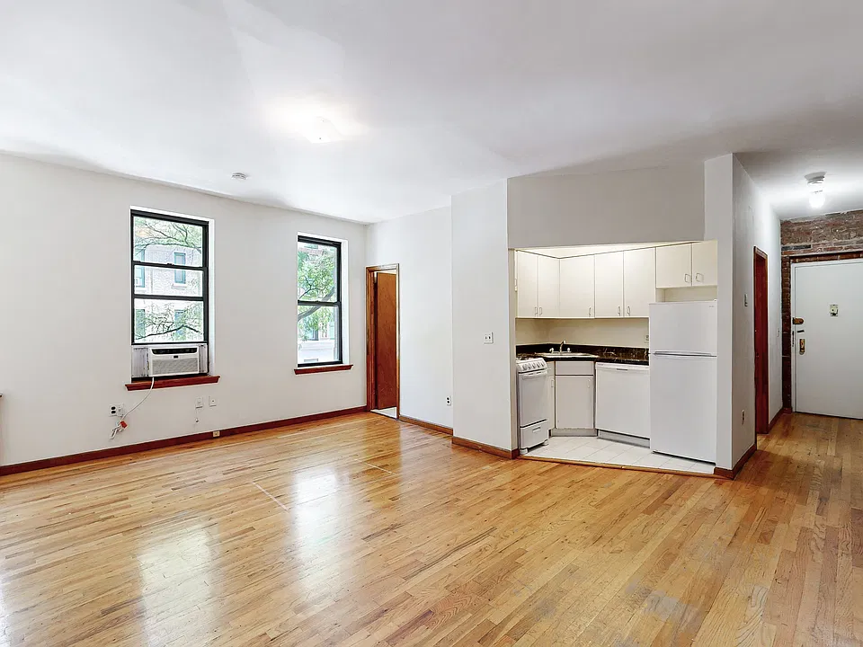 200 W 85th St #4C