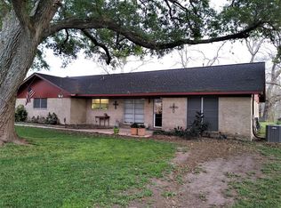 228 Neal Rd, Wharton, TX 77488
