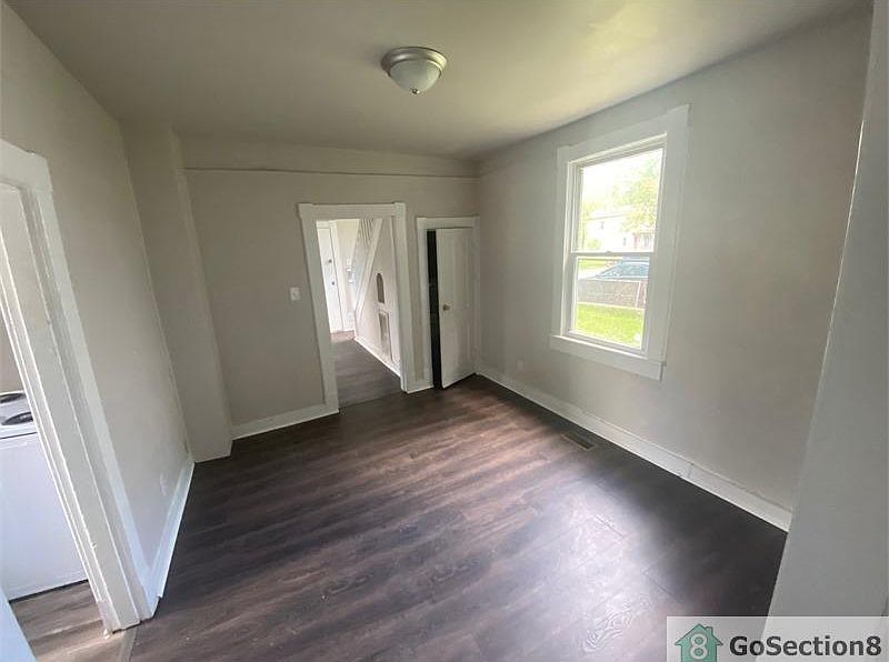 1st image of 2100 Lansing Ave