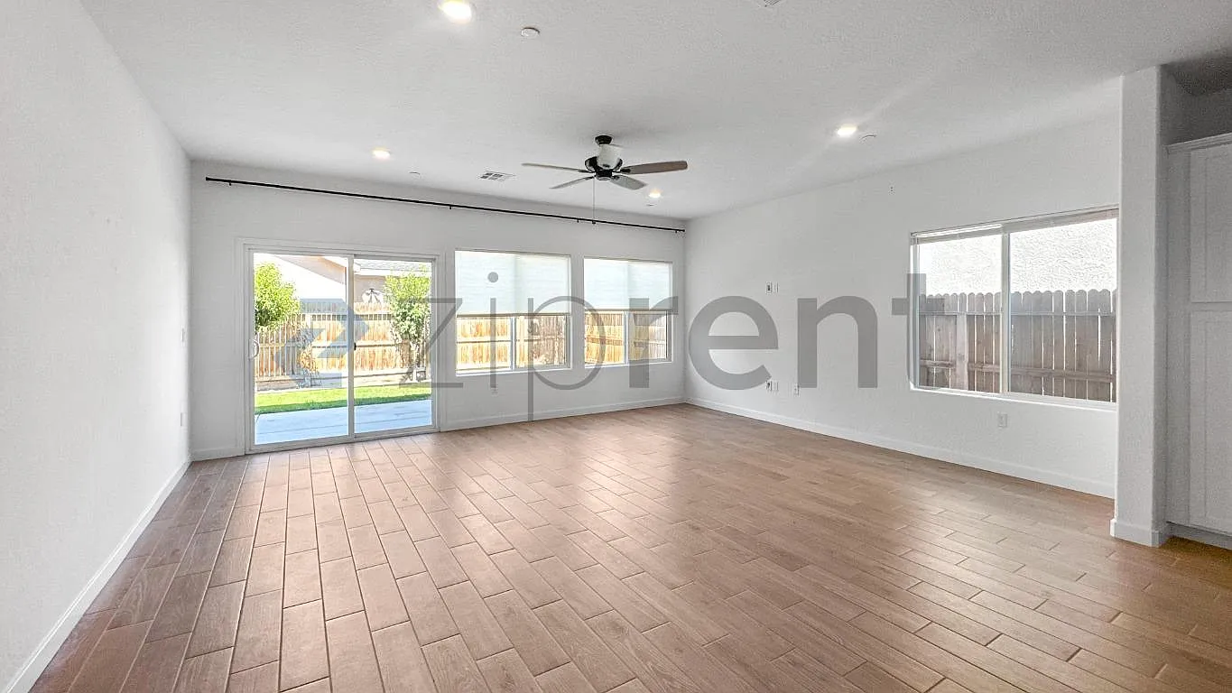 5 bed, 2985 sqft, $3,275 — Photo 4
