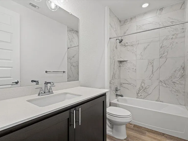 9704 Boathouse Dr — Photo 15