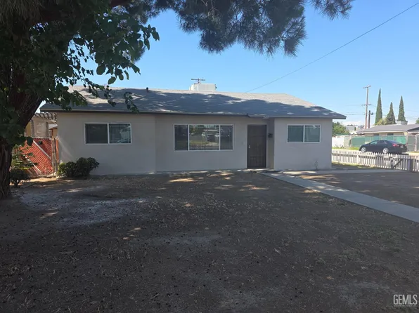 300 Harlow Ave, Mc Farland, CA 93250