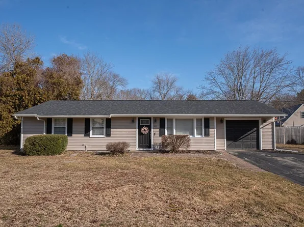 149 Powderhorn Dr, Taunton, MA 02780