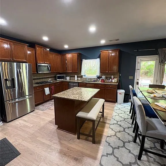 180 Village Green Ct SW #A — Photo 8