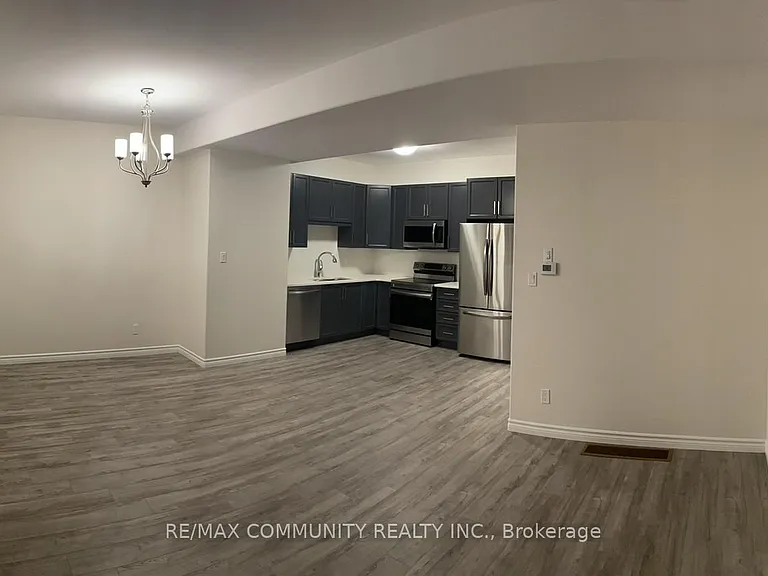 23 Nipigon St — Photo 4
