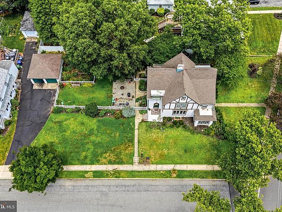 4th image of 924 Columbia Ave