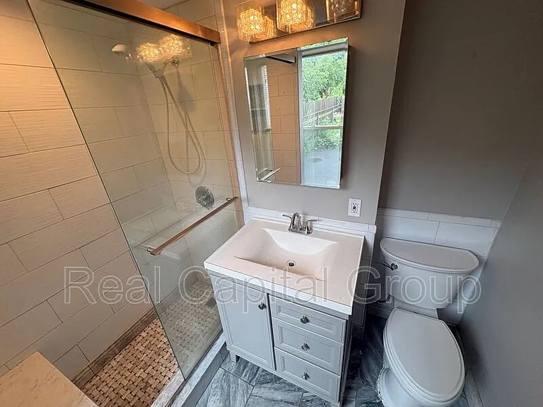 412 2nd St #1 — Photo 11