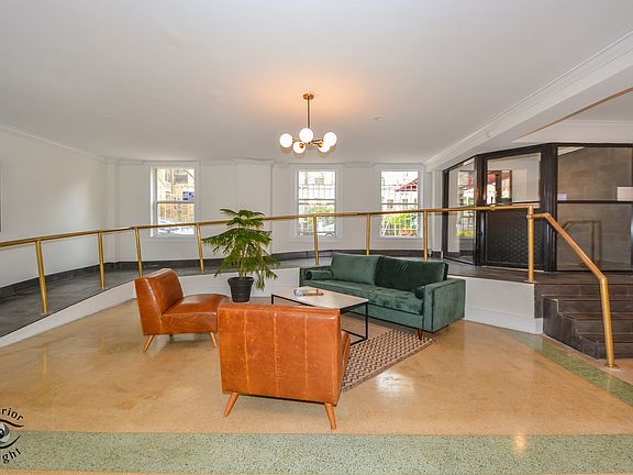 3rd image of 5326 N Winthrop Ave #607