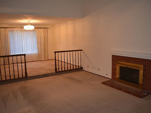 3rd image of 21184 Lauretta Dr