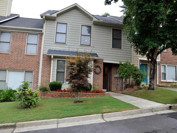 281 Triple Oaks Dr, Tucker, GA 30084