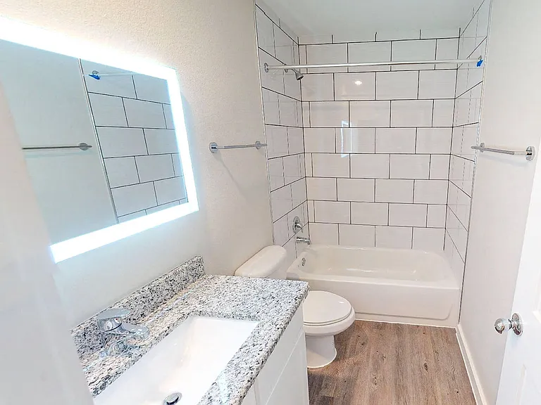 Mosswood Apartments — Photo 59