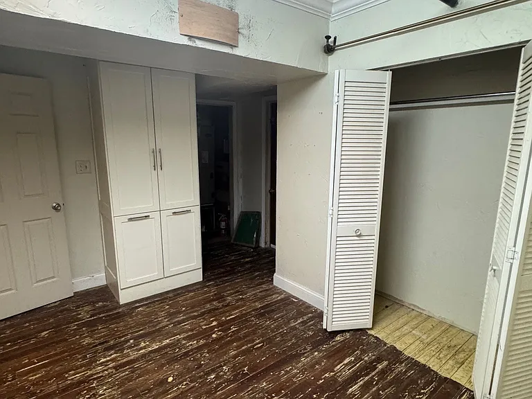 406 N Madison St — Photo 9