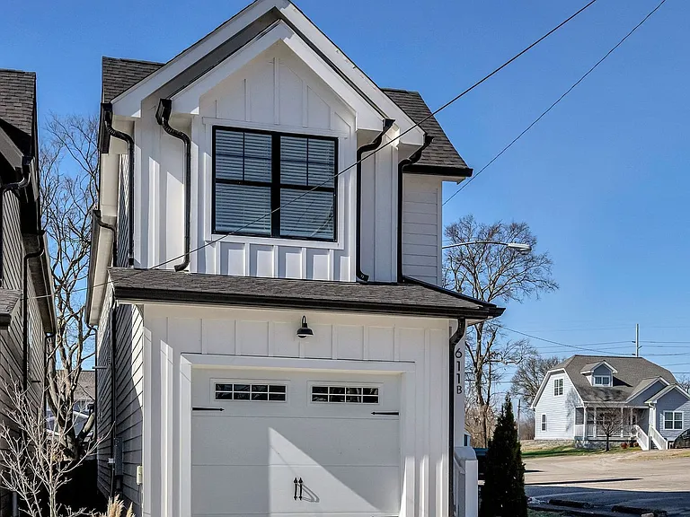 611B James Ave — Photo 3