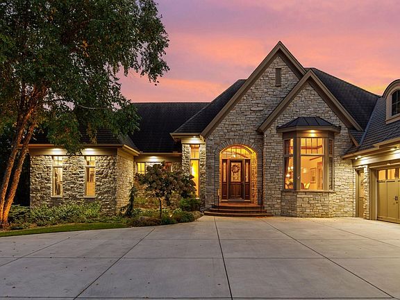 2nd image of 10683 Sonoma Rdg