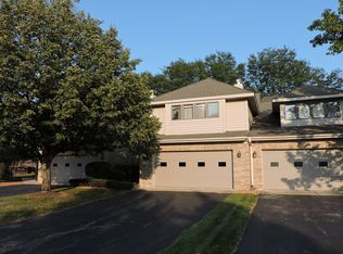 221 Cove Dr, Chicago Heights, IL 60422