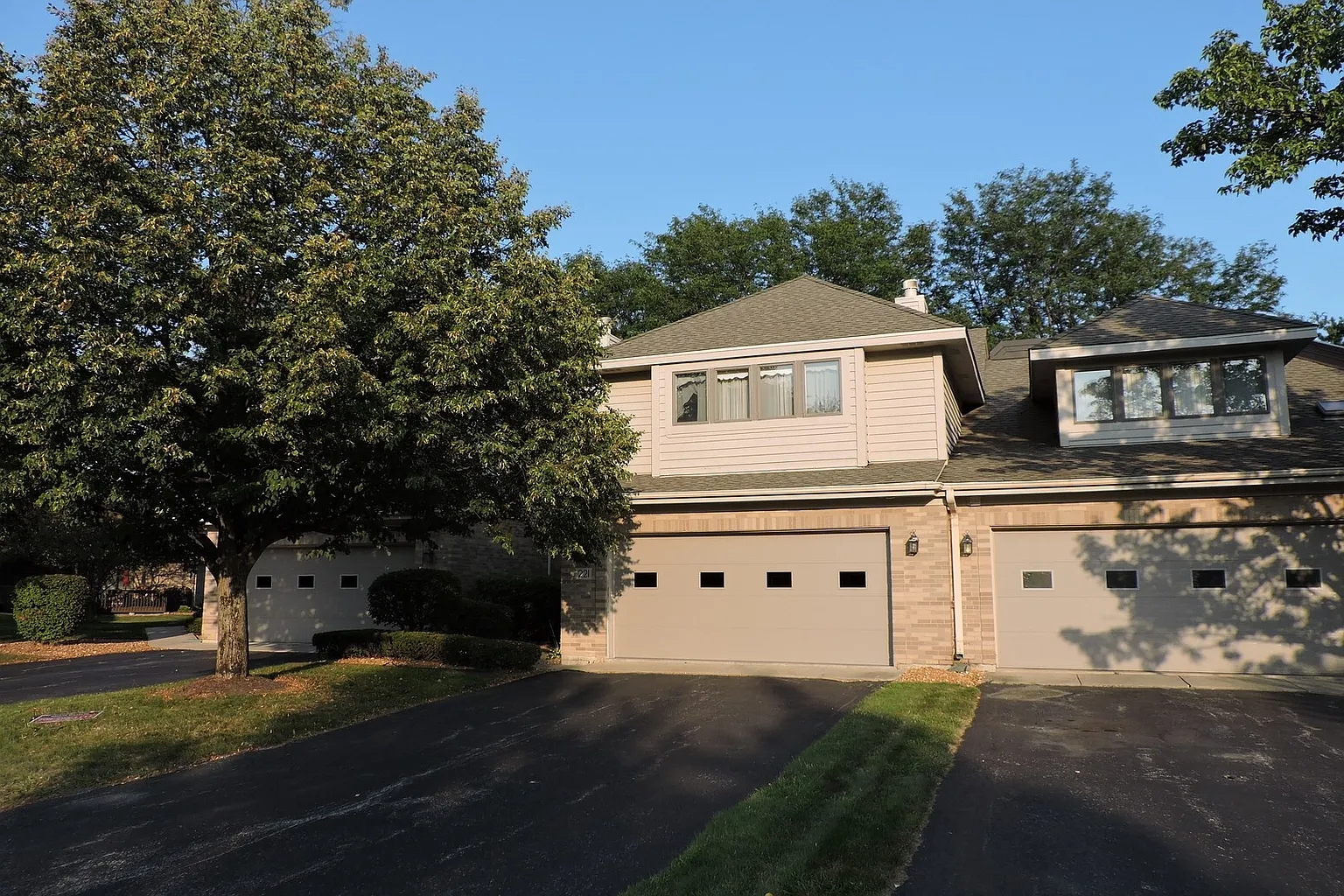 221 Cove Dr photo 1