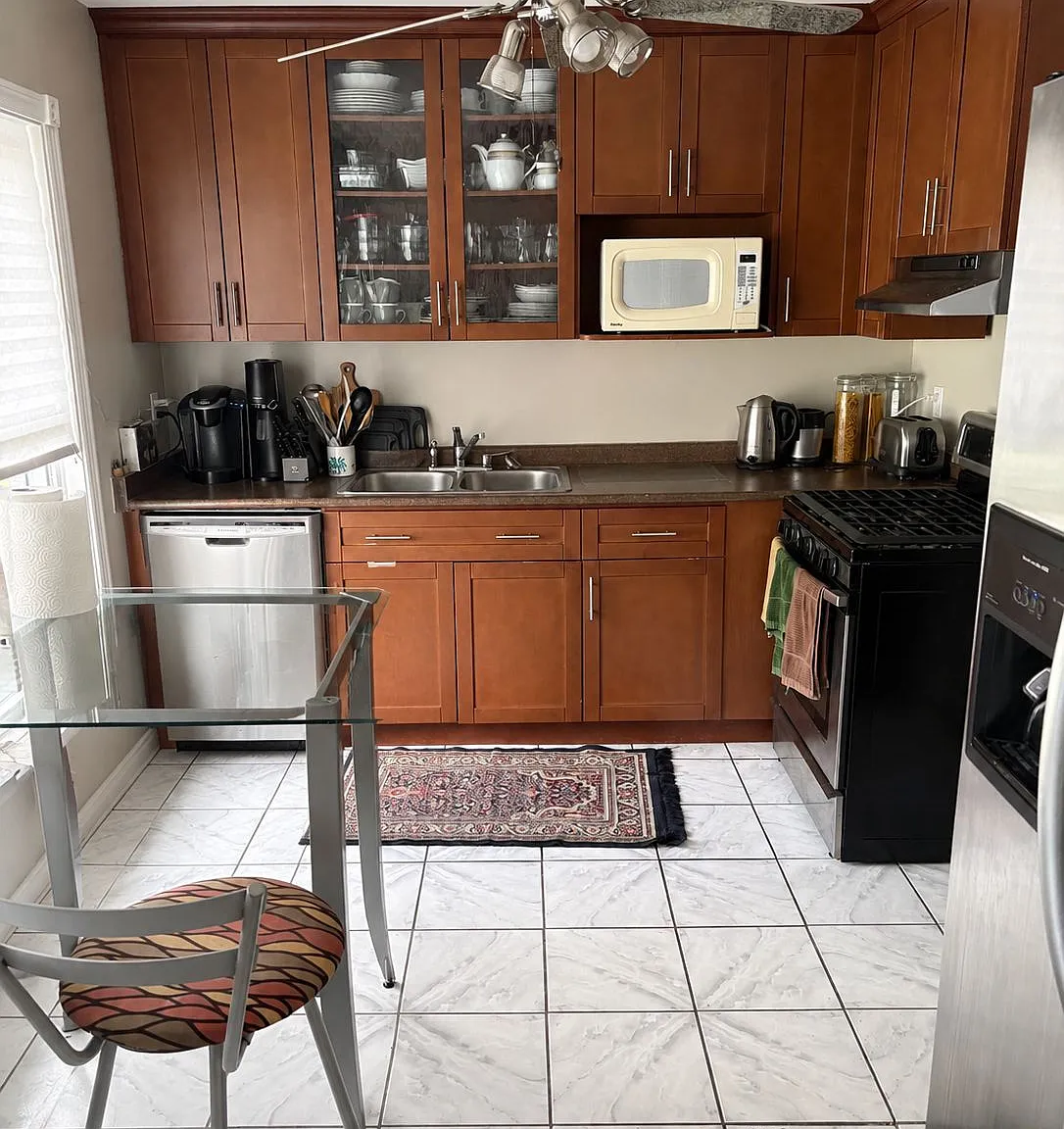 3 bed, $2,975 — Photo 4