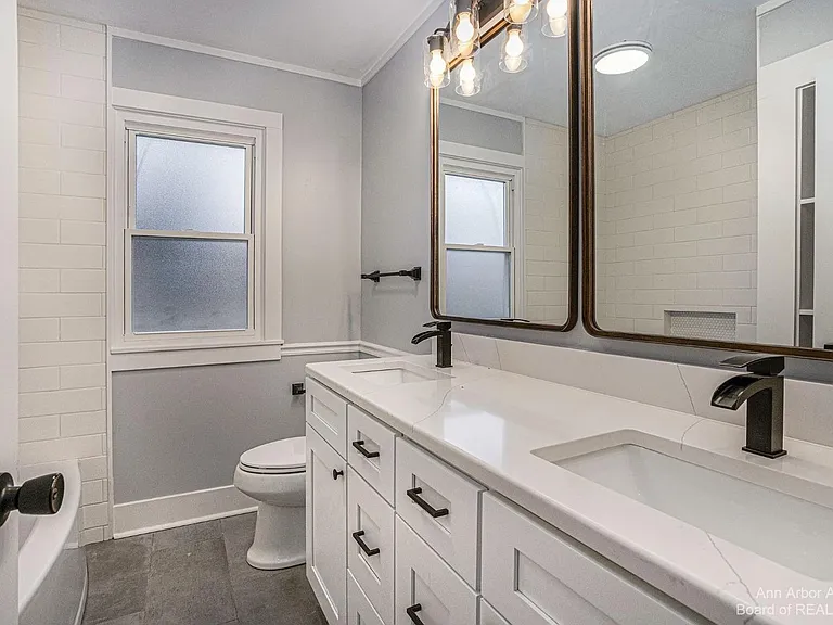 1165 Pauline Blvd — Photo 4