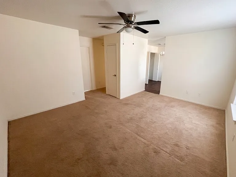 5902 Greengate Dr #D — Photo 3