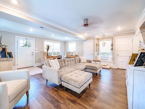 4th image of 238 Crescent Rd