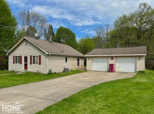 623 Aiken St, Owosso, MI 48867