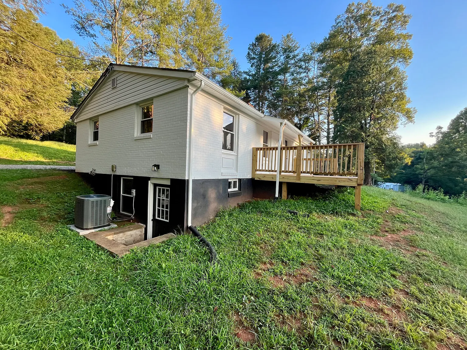 3 bed, 1224 sqft, $1,675 — Photo 3