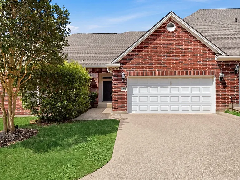1612 Culture Ln — Photo 1