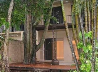 19162 Bobolink Dr #19162, Hialeah, FL 33015