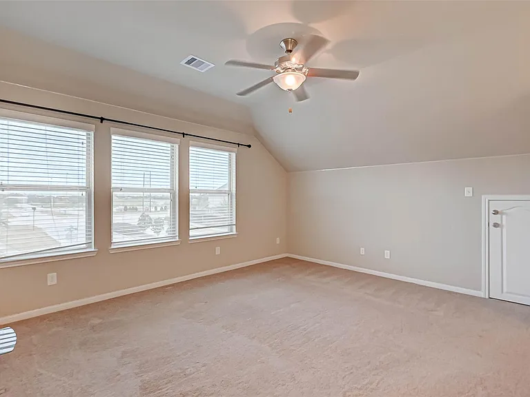 2111 Post Oak Ct — Photo 30