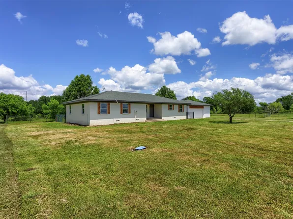 943 Lone Star Rd, Whitesboro, TX 76273