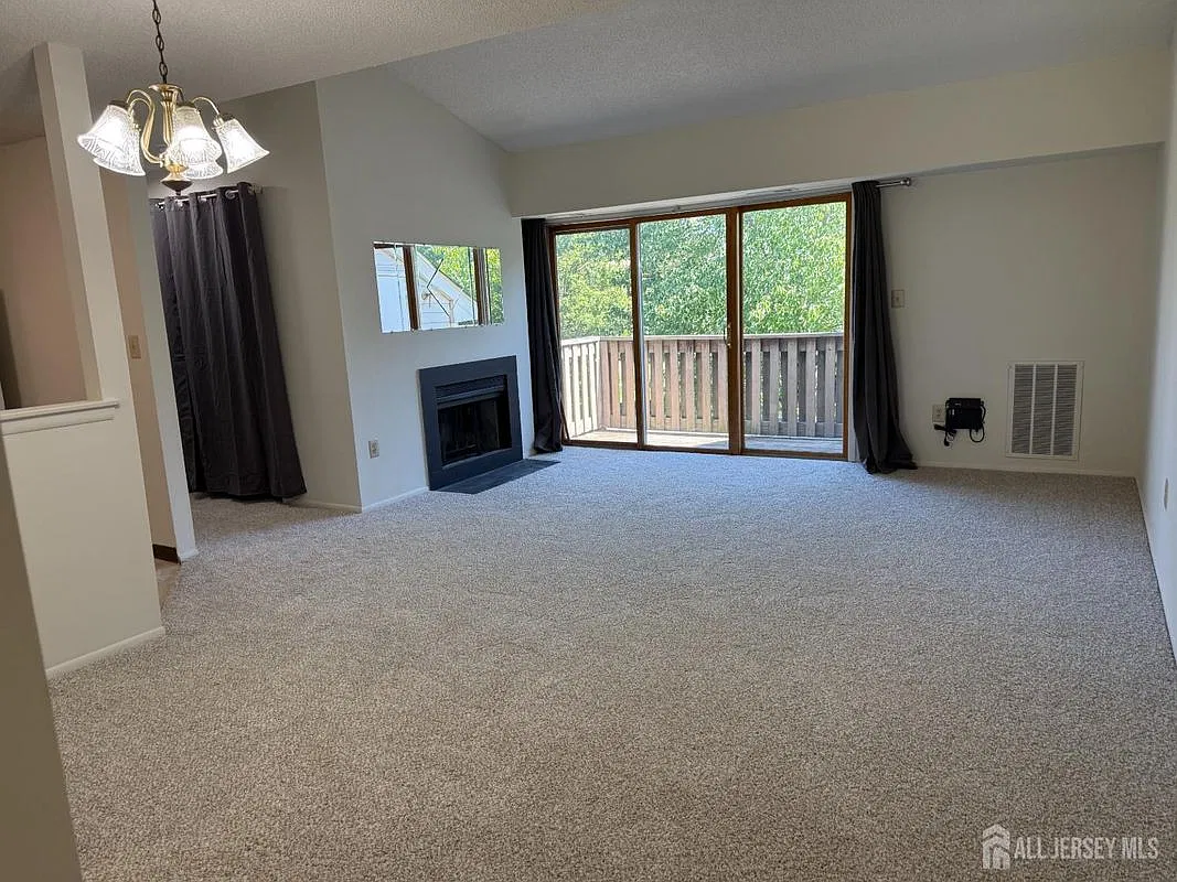 1 bed, 1.0 bath, 786 sqft, $1,800 — Photo 3