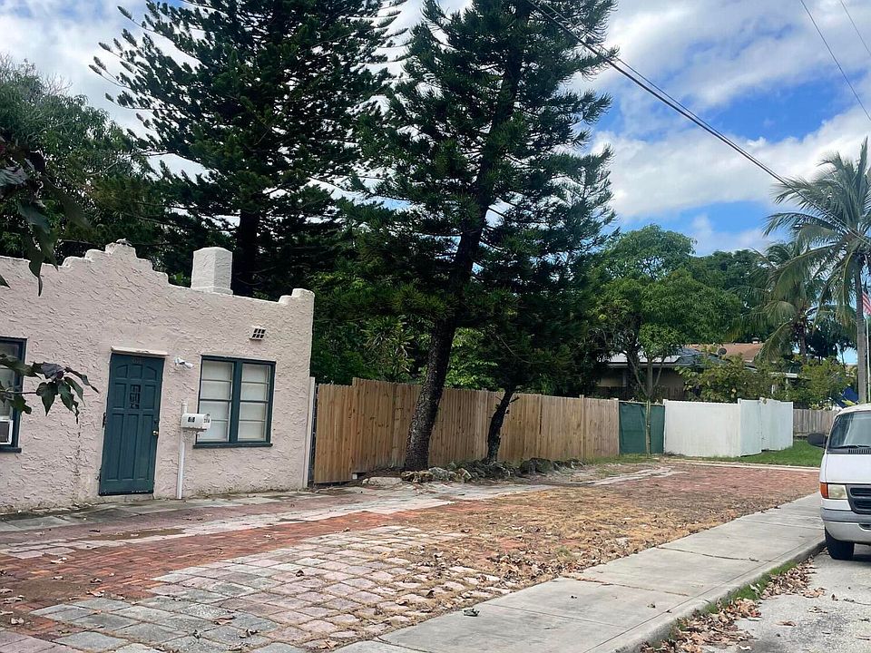 1st image of 818 Briggs Street