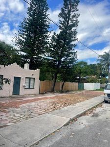 818 Briggs Street, West Palm Beach, FL, 33405