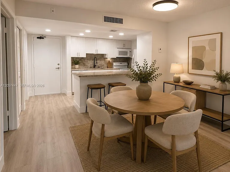 240 Lakeview Dr #303 — Photo 8