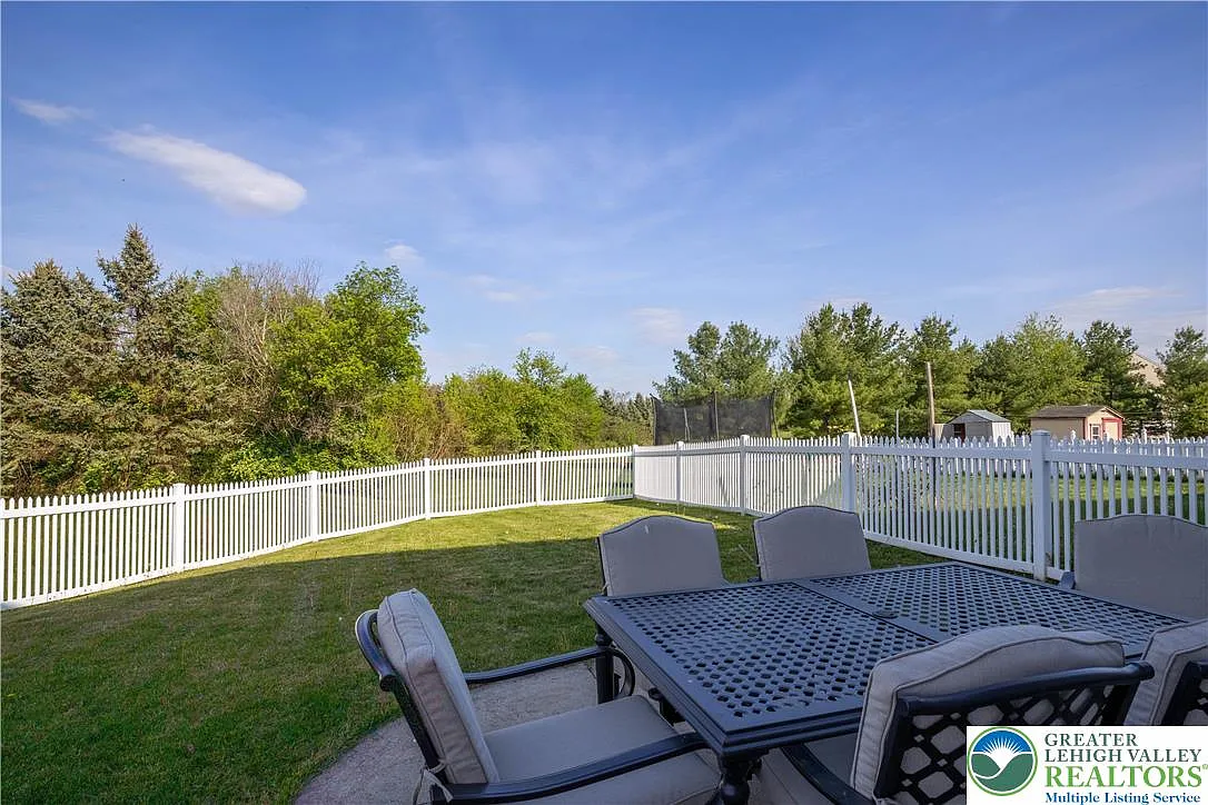 Building Photo - 1603 Greystone Cir