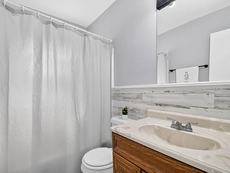 12435 Clear Lake Dr — Photo 14