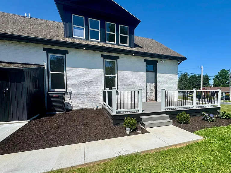 755 Centerville Rd — Photo 2
