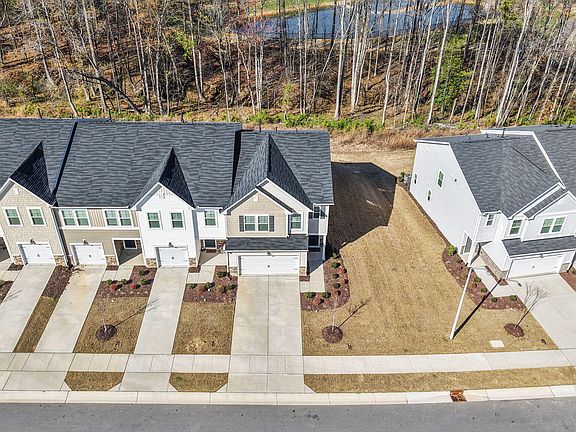 4th image of 195 Aster Bloom Ln