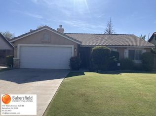 8215 Mossrock Dr, Bakersfield, CA 93312