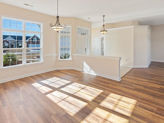 3rd image of 713 Woodcrest Way